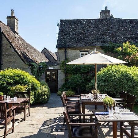 Old Swan Hotel Witney Bagian luar foto