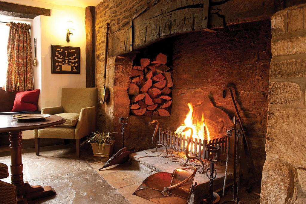 Old Swan Hotel Witney Bagian luar foto