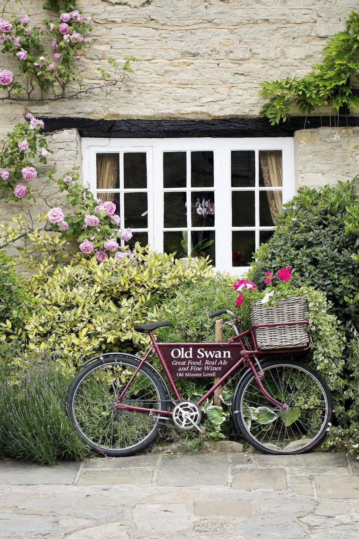 Old Swan Hotel Witney Bagian luar foto